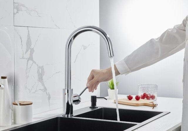 single handle kitchen tap